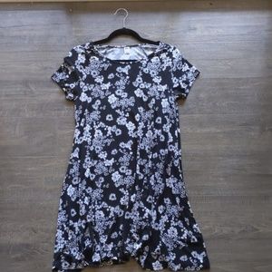 Old Navy Floral Black and White Swing Dress